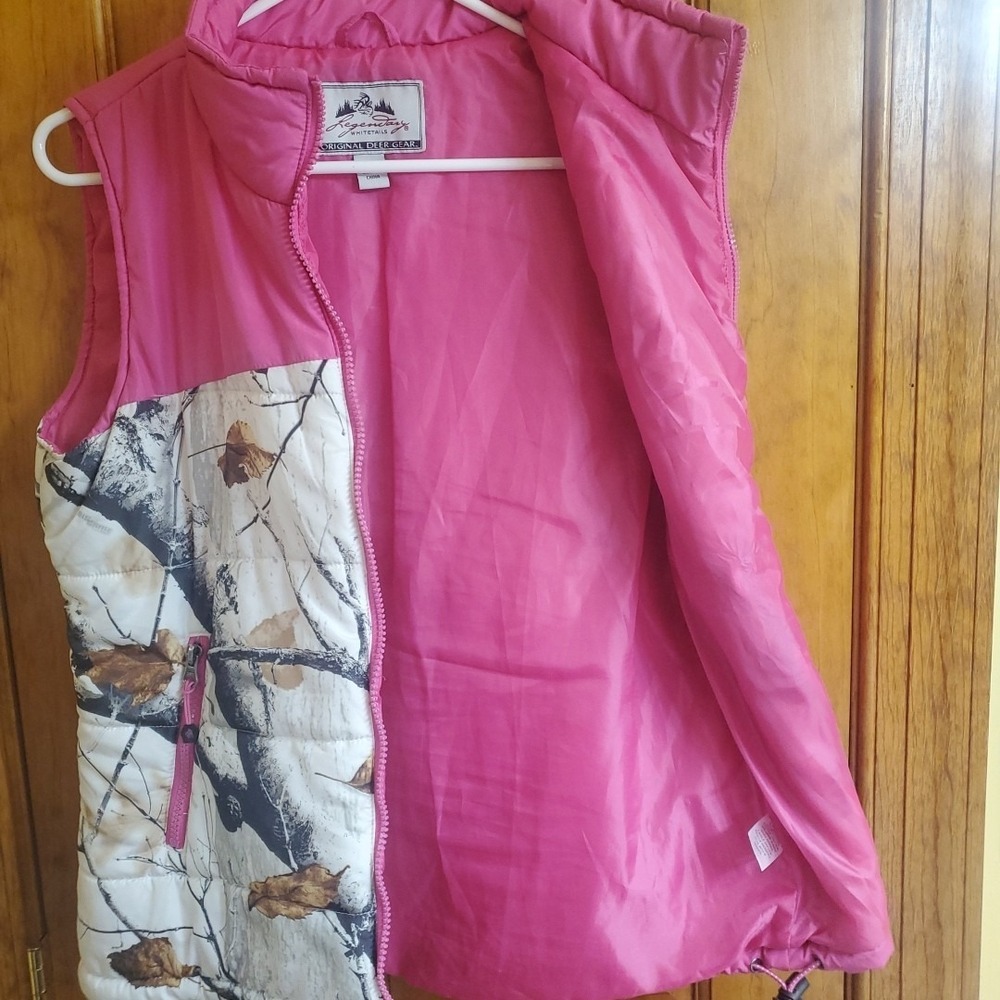 Legendary Whitetails Women's Camo Puffer Vest Pink Trim Size M  Full Zip Outdoor - Picture 7 of 11